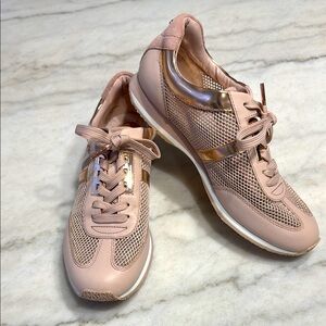 NWOT Michael Kors Maggie Trainer Sneaker Pink Blush Gold size 8.5